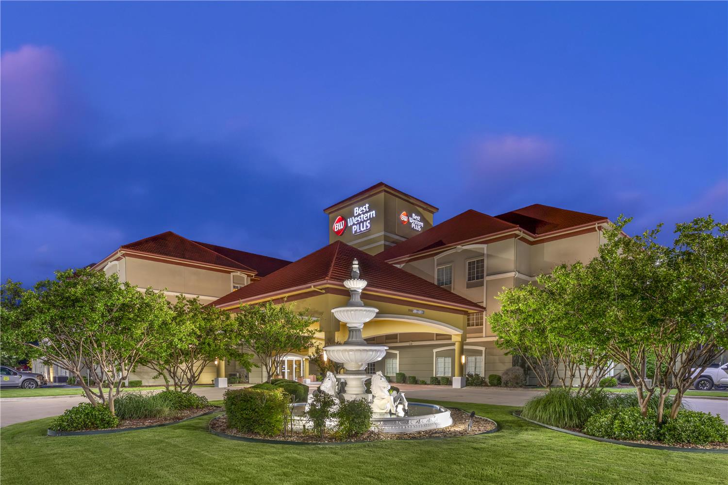 Best Western Plus Monica Royale Inn & Suites 2/31