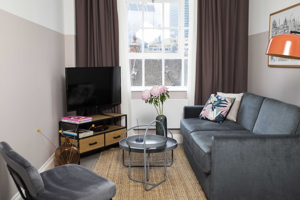 Aldgate Commercial House Apartments 27/37