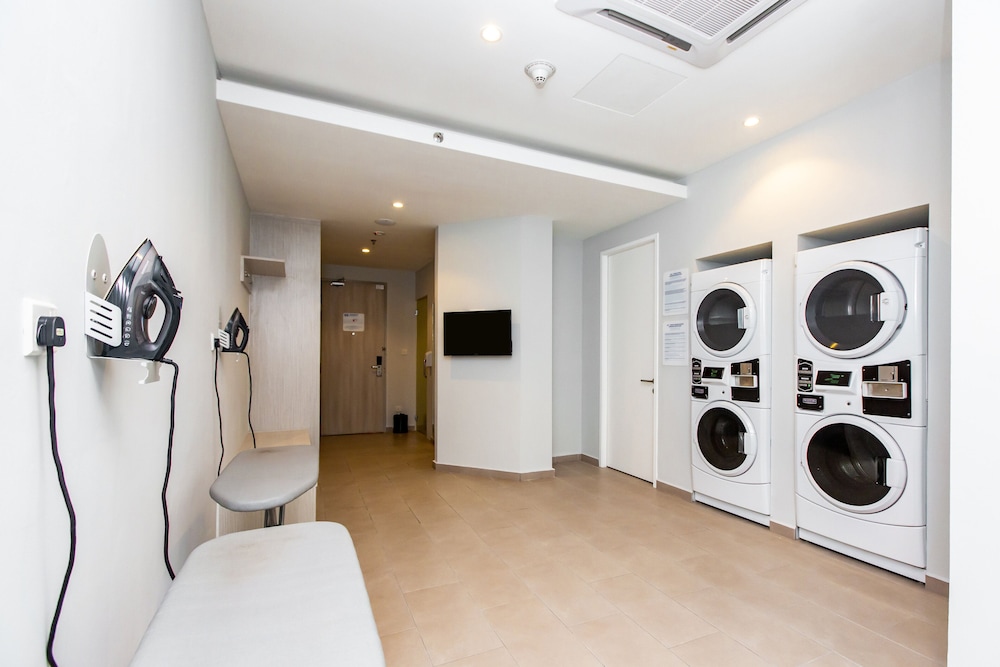 Holiday Inn Express & Suites Johor Bahru 37/62