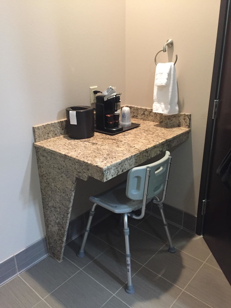 Best Western Plus Havre Inn & Suites 54/57