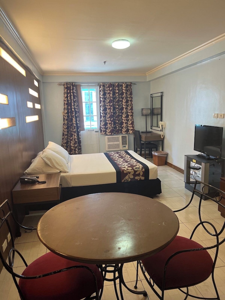 Jupiter Suites 37/50