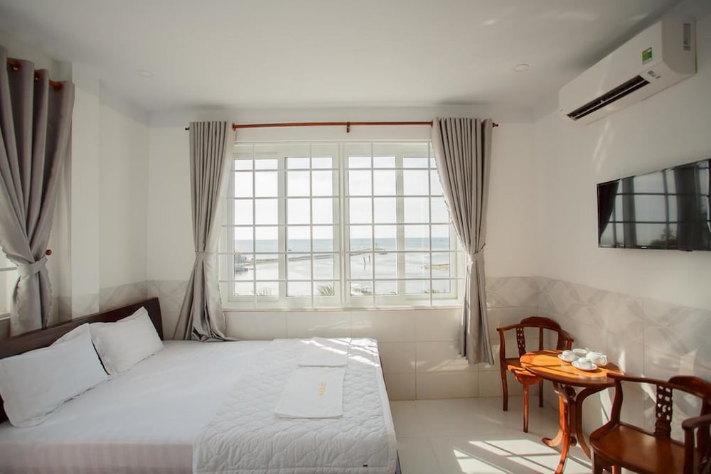 Phu Hong Hotel 8/24