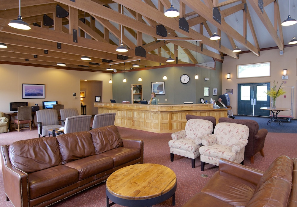 Denali Bluffs Hotel 36/68