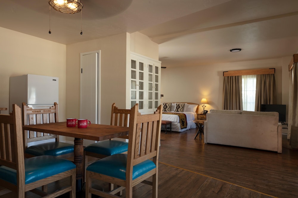El Rancho Hotel 41/68