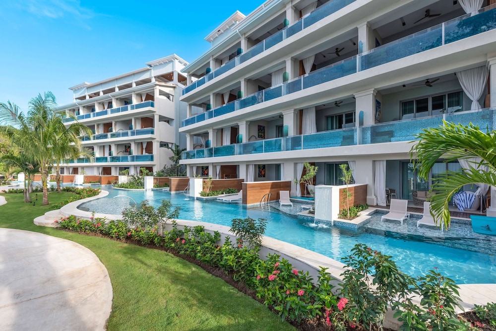 Sandals Dunn's River - Adults Only 17/89