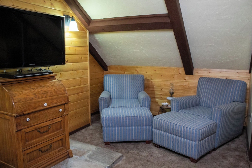 Arizona Mountain Inn and Cabins 9/50