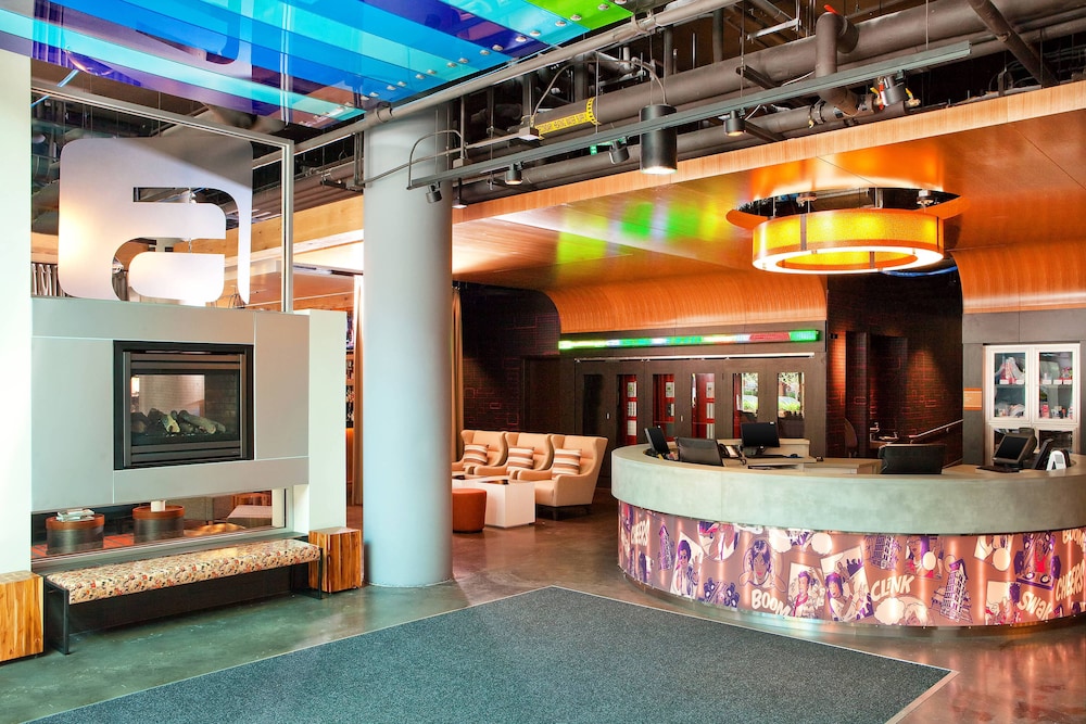 Aloft Chicago Downtown River North 3/49