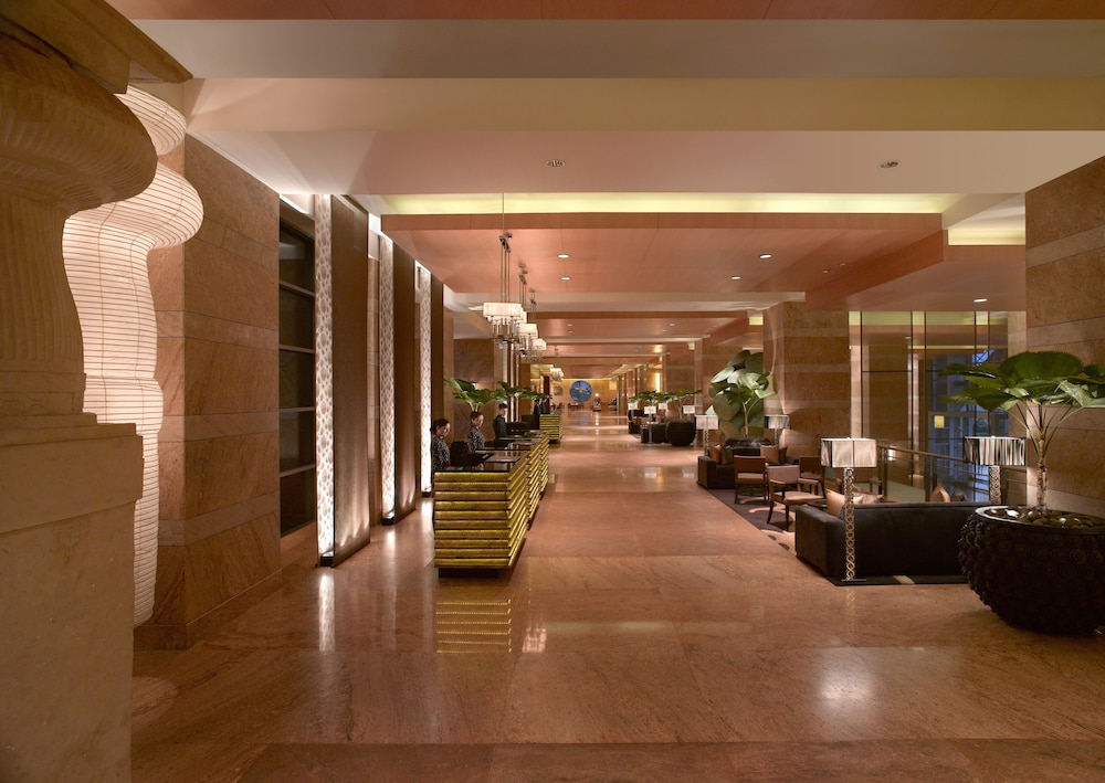 Grand Hyatt Mumbai Hotel and Residences 61/75