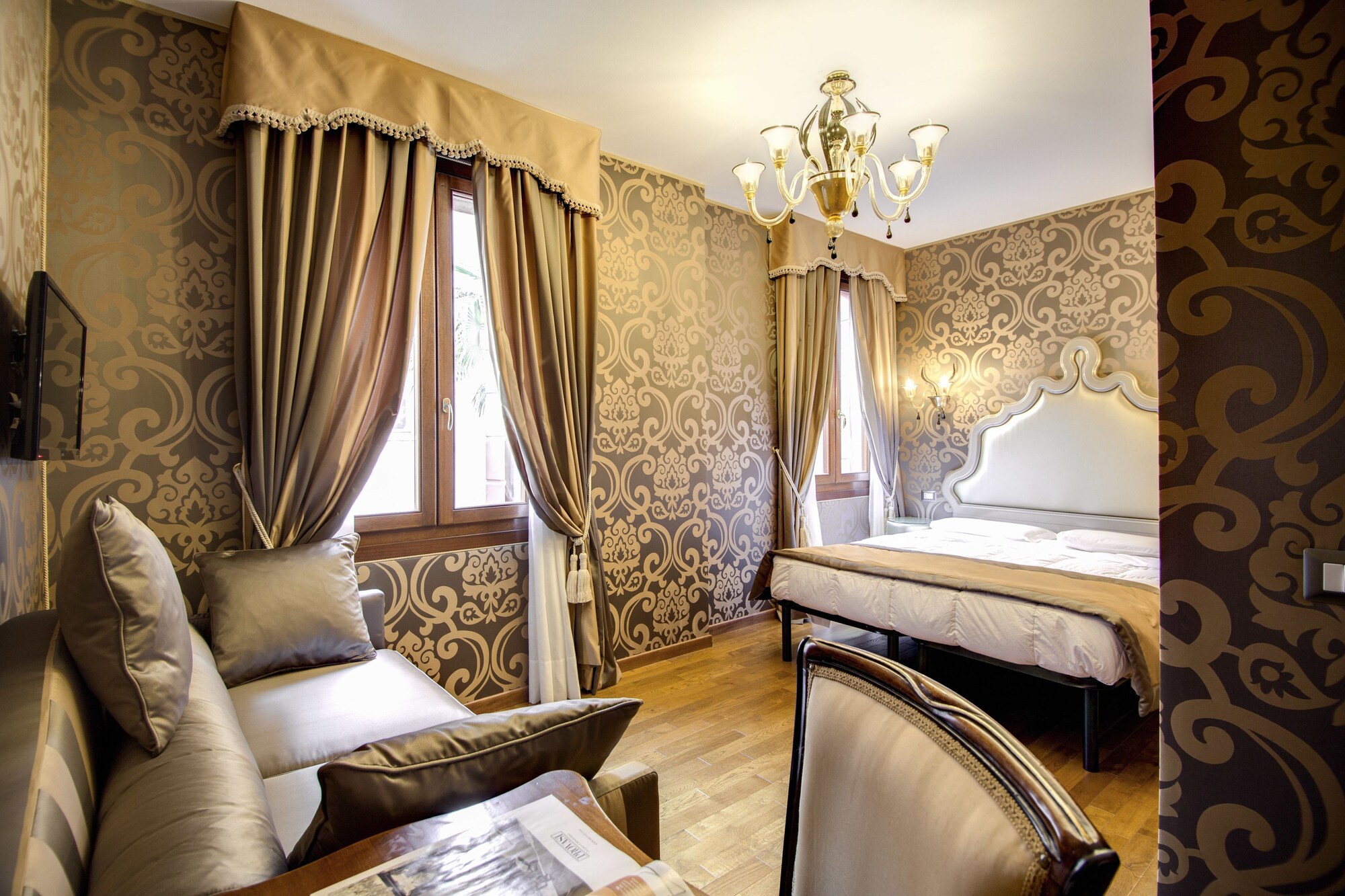 ROOM, TRIPLE