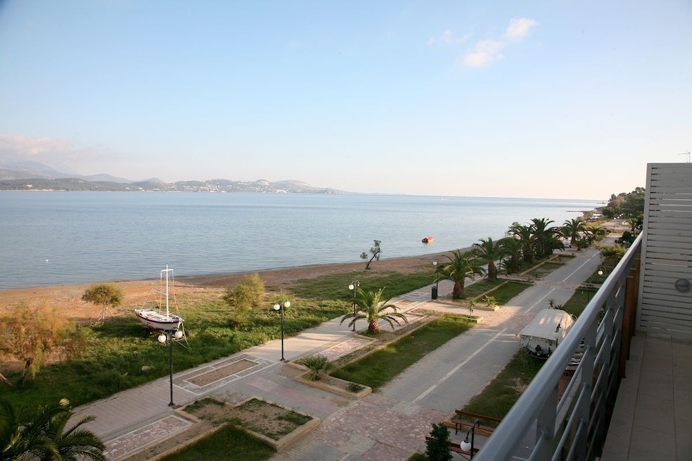 Aura Boutique Hotel 45/51