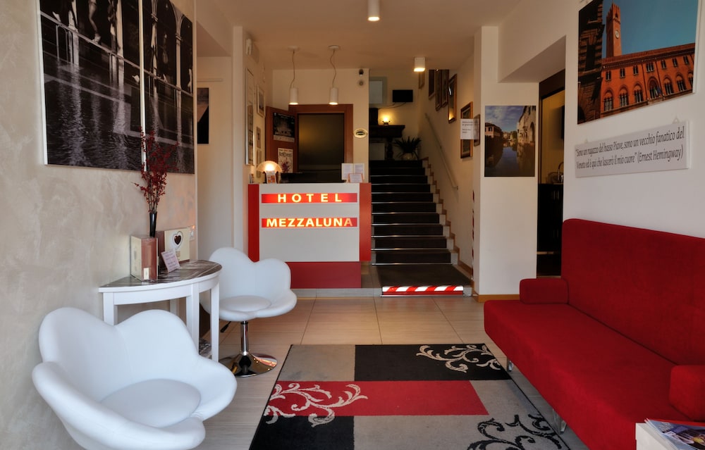 Hotel Mezzaluna 36/50