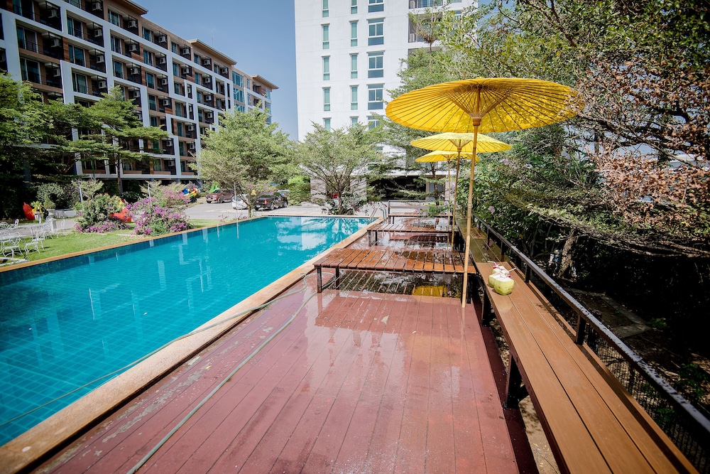 Ny City Resort And Spa 60/62
