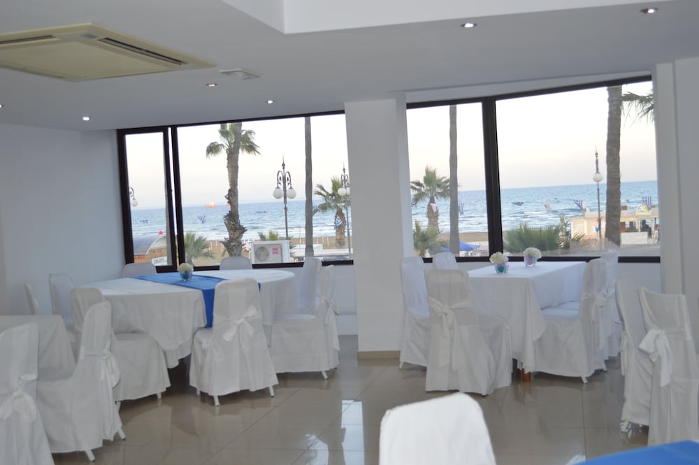 Les Palmiers Beach Hotel 44/69