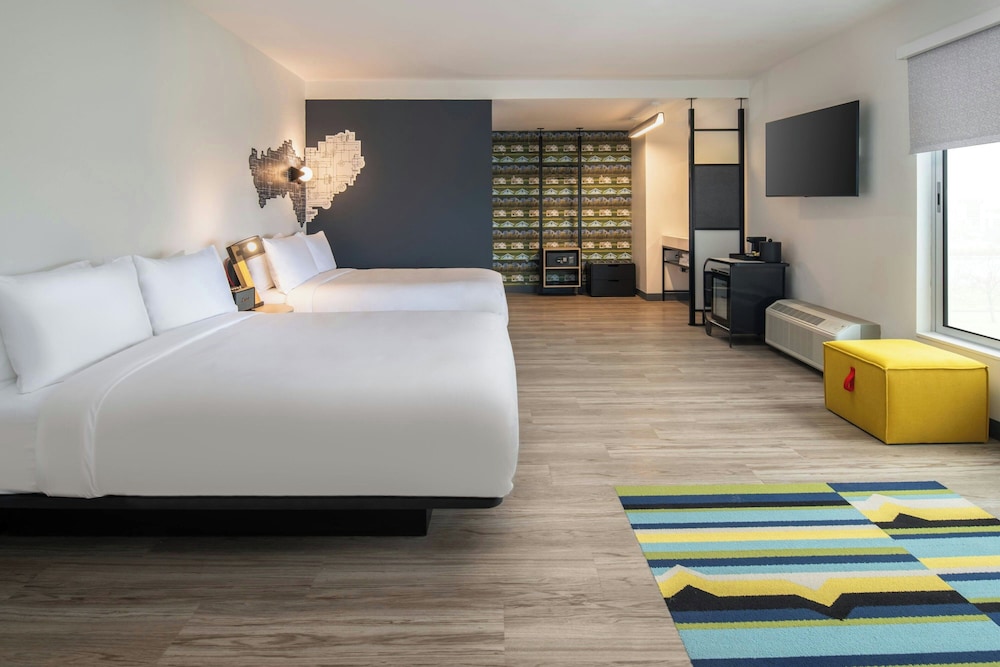 Aloft Sacramento Airport Natomas 7/43