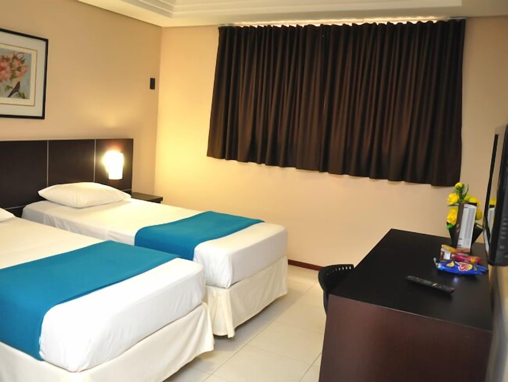 Crystal Plaza Hotel 16/47