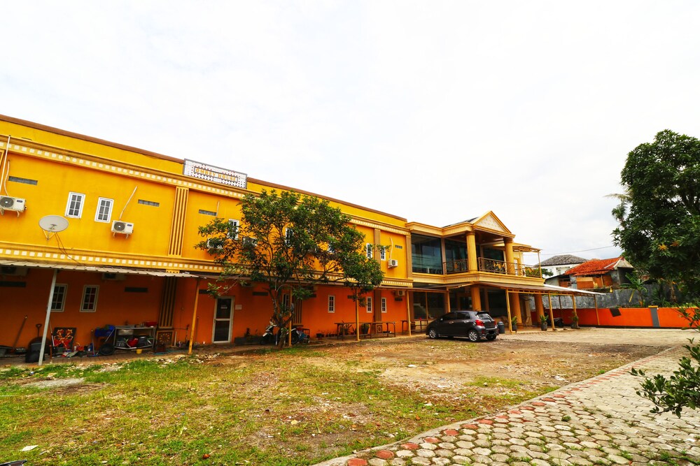 Ombey Guest House by ZUZU 2/20