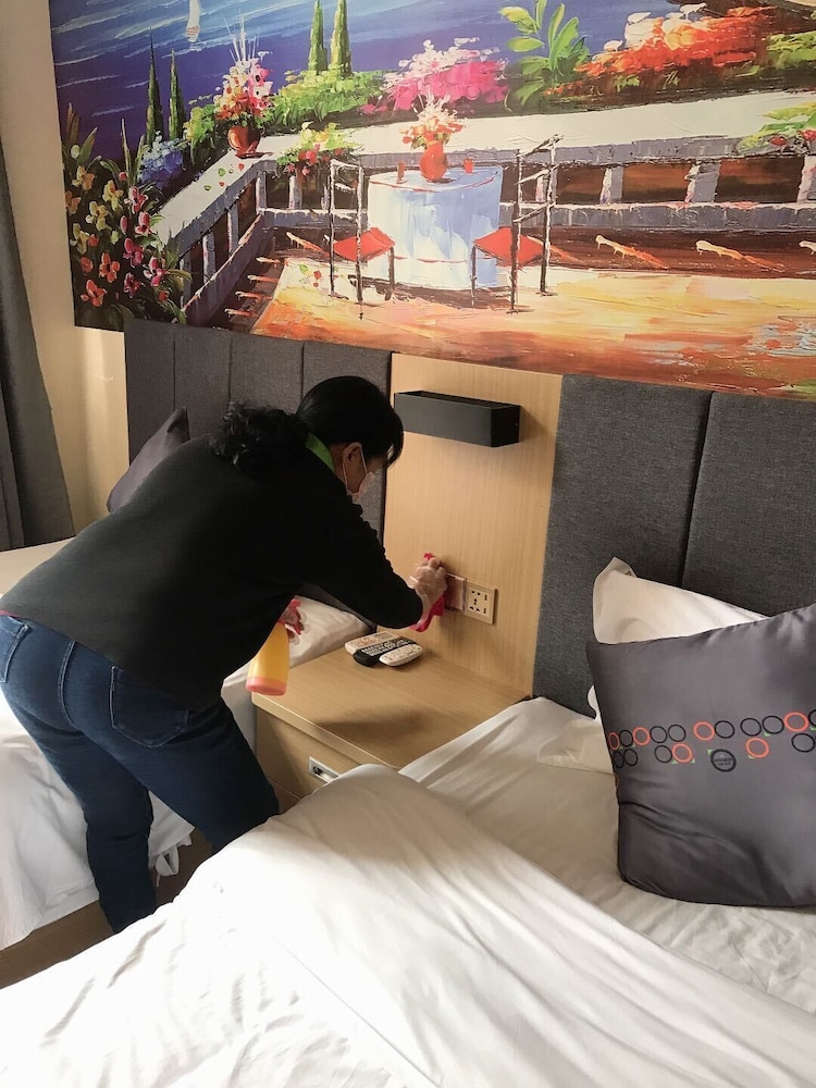 Yimi Apartment Pazhou Exhibition Branch 3/17