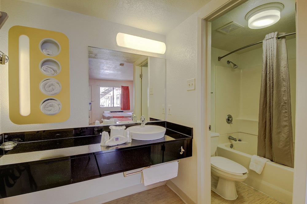 Motel6 San Antonio, TX - Fort Sam Houston 58/61
