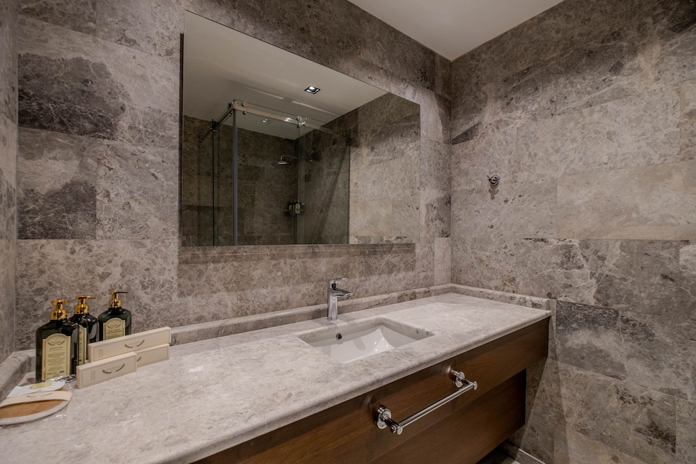 B'Istanbul Hotel 48/50