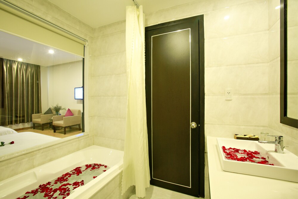 Golden Star Hotel 38/69