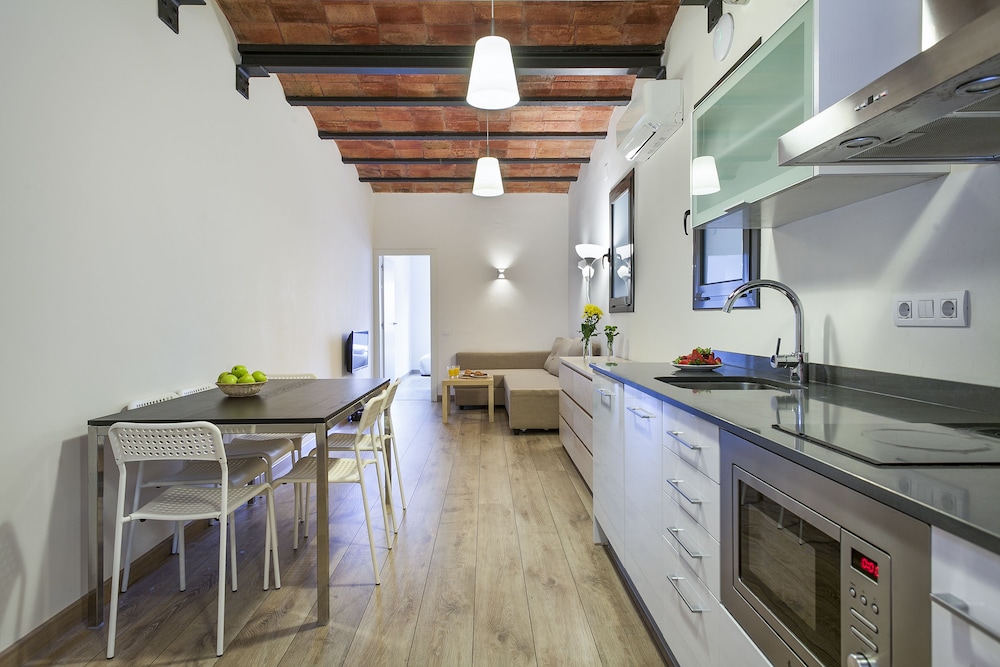 Fira Centric Apartments 58/72