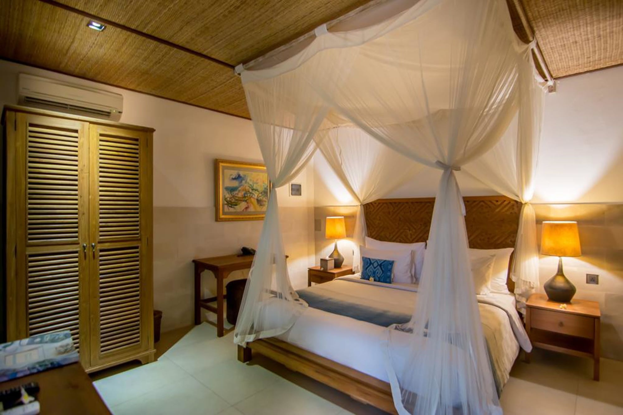 SUITE, KING BED