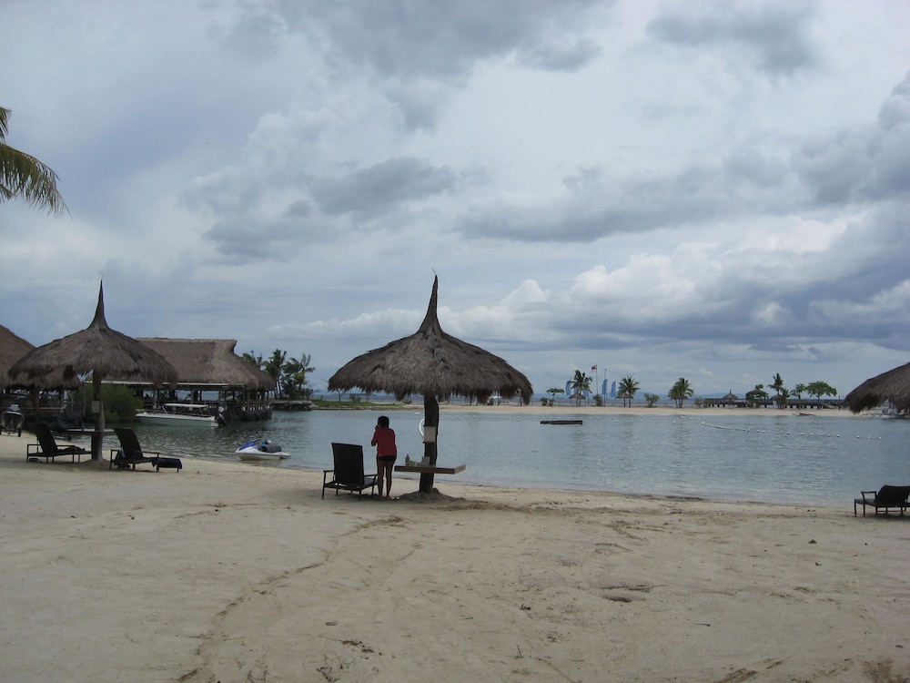 Bluewater Maribago Beach Resort 47/50