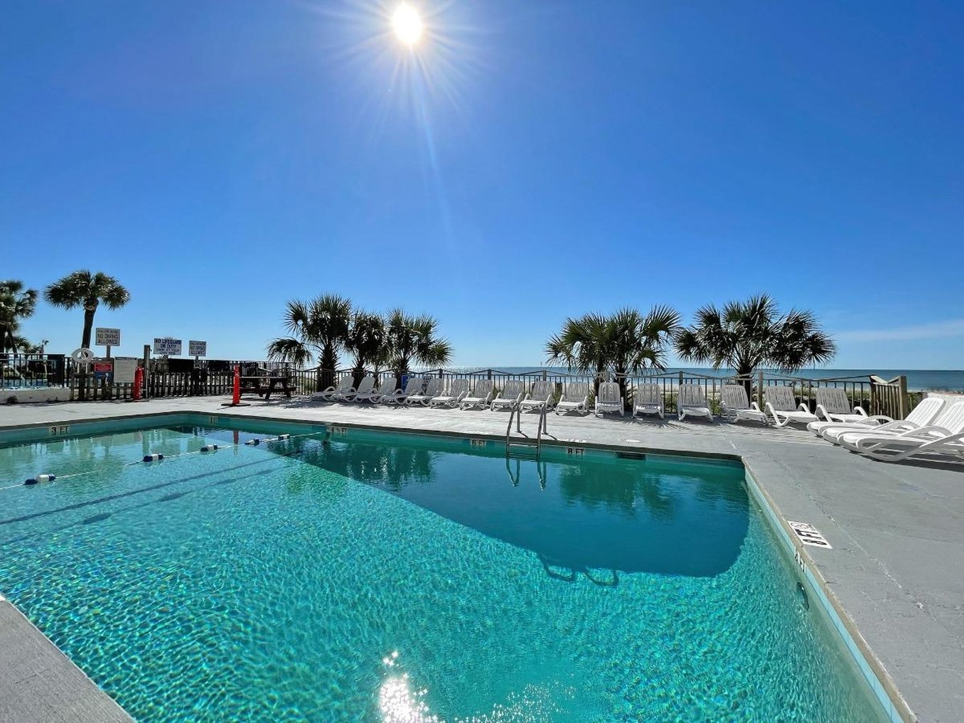 Ocean Plaza Motel 2/2