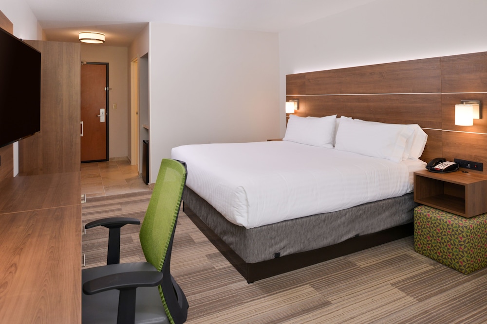Holiday Inn Express Hotel And Suites Parkersburg Mineral Wells 15/42