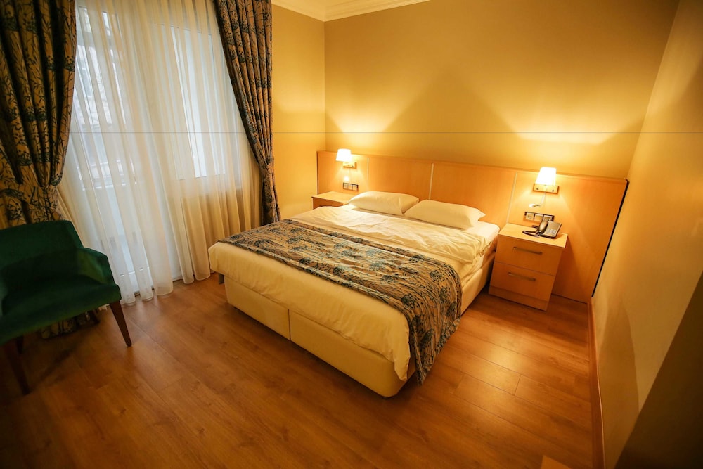 STANDARD, DOUBLE OR TWIN BED