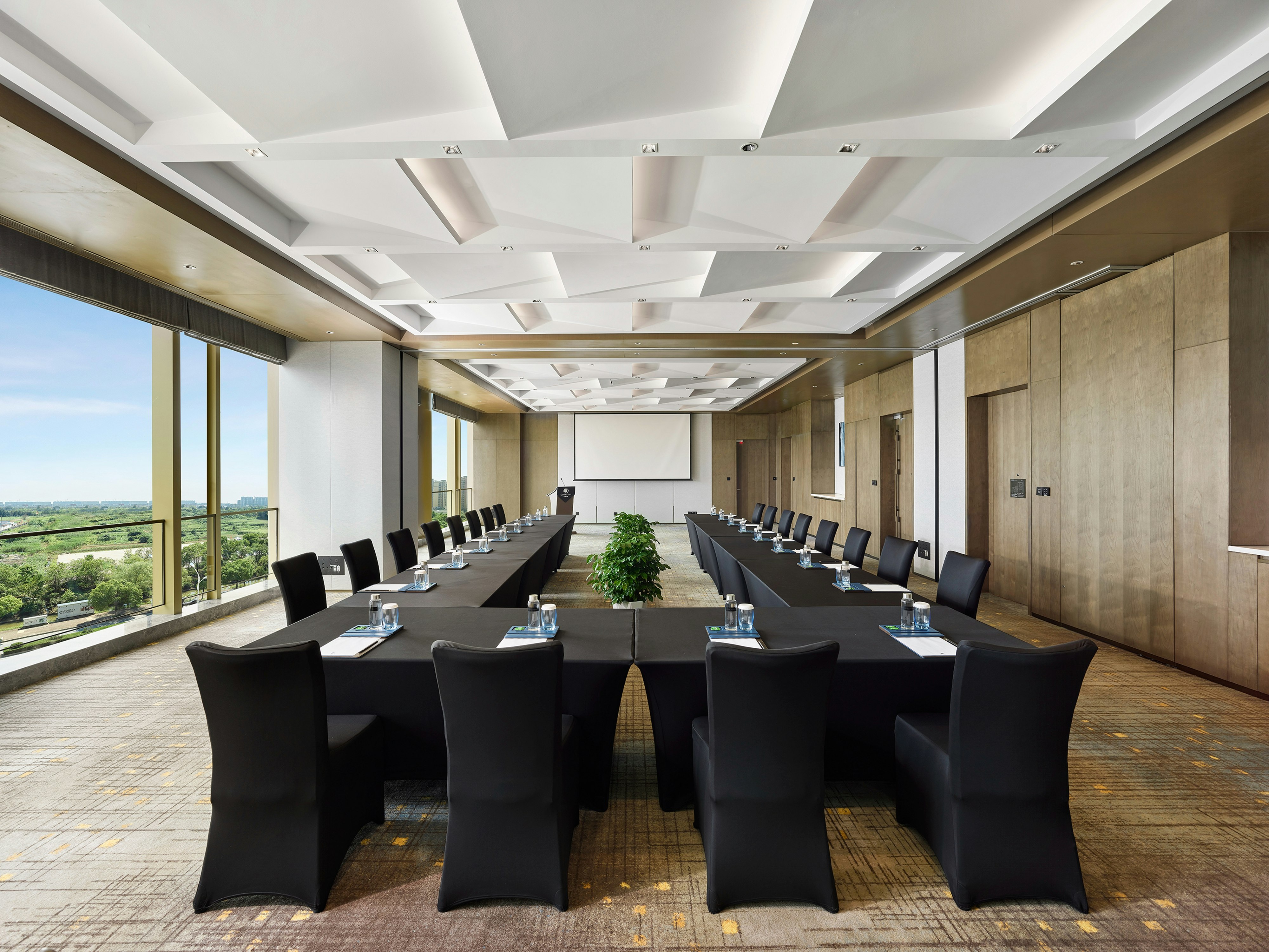 DoubleTree by Hilton Qidong 53/61