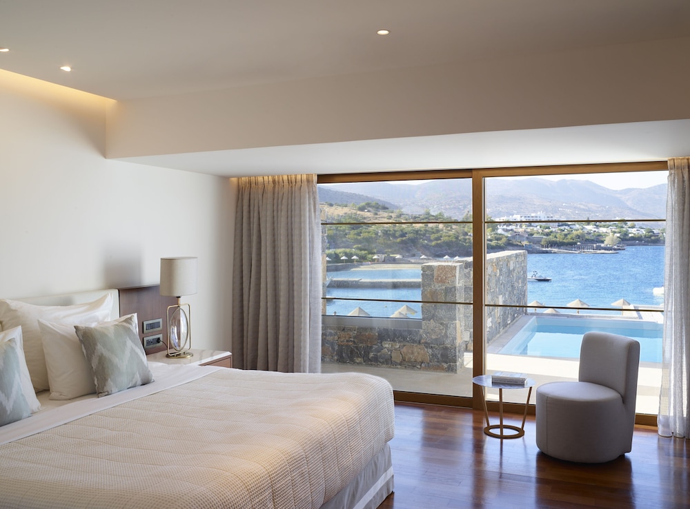 1 Bedroom, Presidential, Villa, Queen Bed, Water Front, Sofa, Private Pool