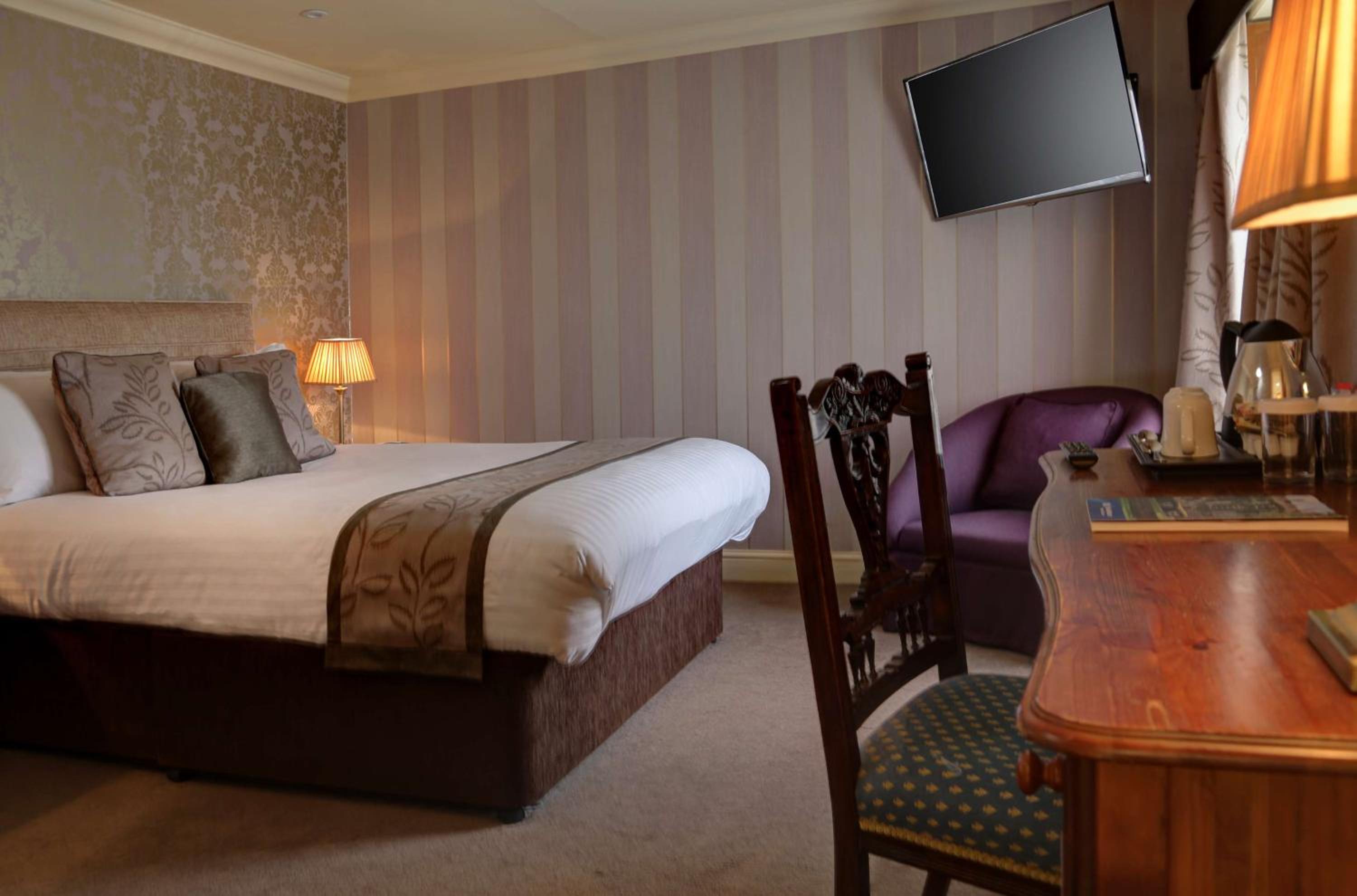 Room, Triple