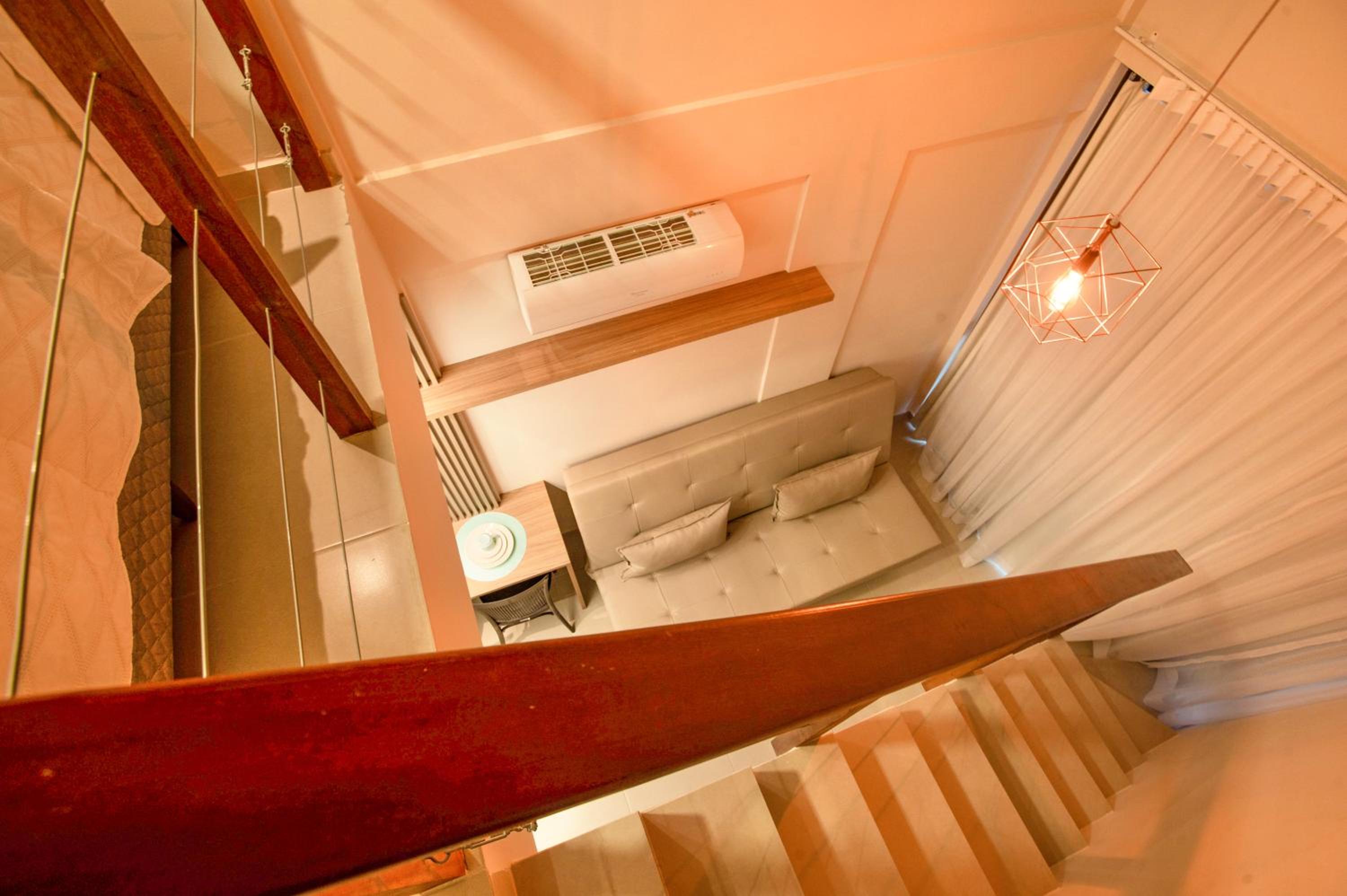 SUNNY HALL BY AFT 35/50
