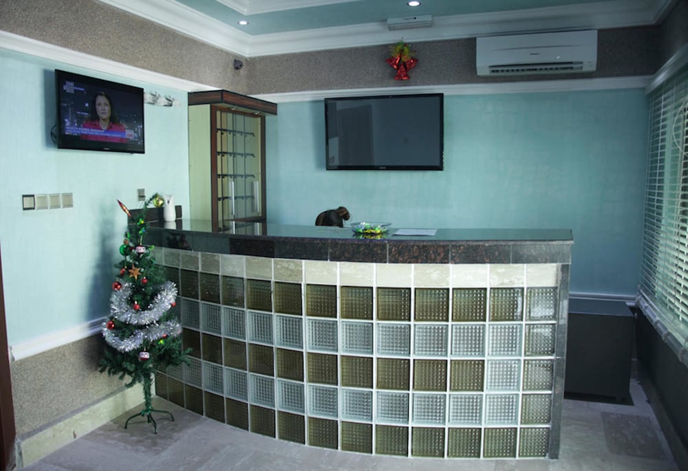 MILESTONE HOTEL 18/20