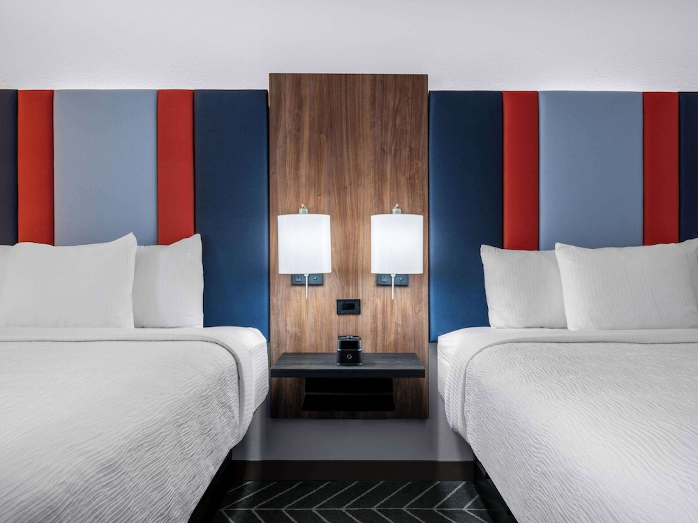 ROOM, 2 QUEEN BEDS