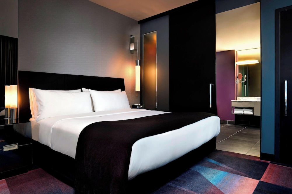 Room at W Minneapolis- The Foshay, MINNEAPOLIS - MN