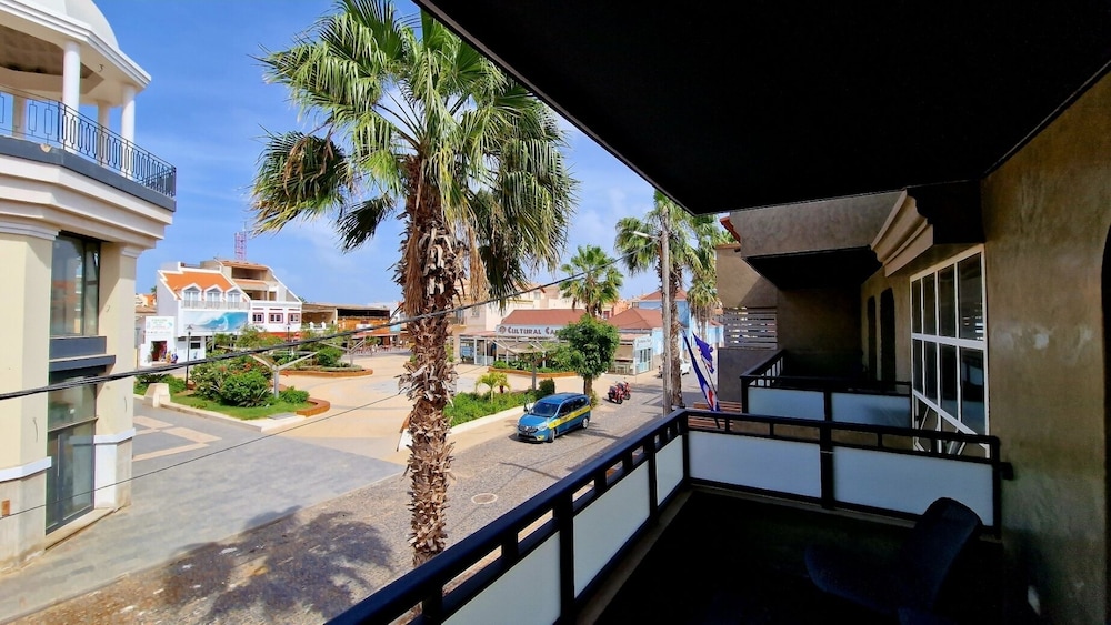 Ocean Cafe Suites - Adult only 3/63