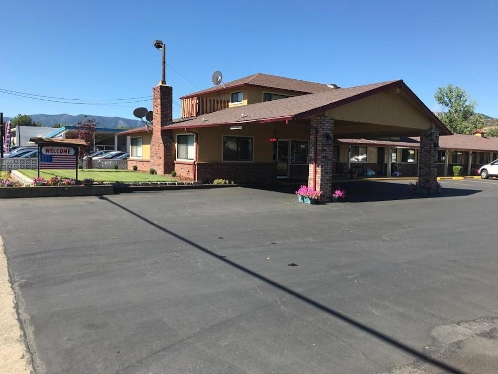 Klamath Motor Lodge 52/64