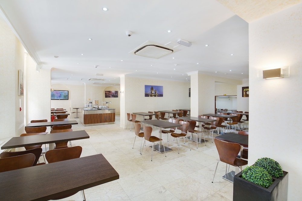 Queens Park Hotel 47/60