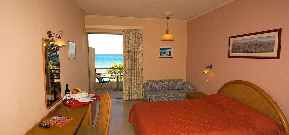 Golden Sand Hotel 40/65