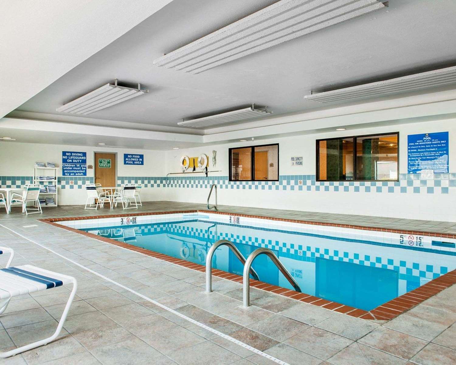 Comfort Inn Goshen, IN 24/36