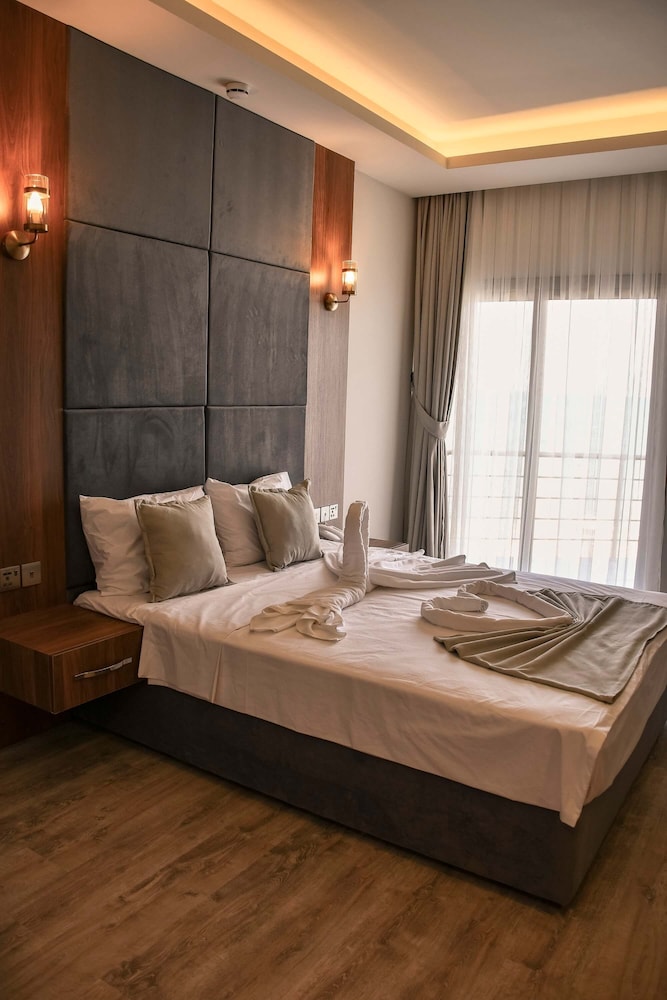 Mimoza Beach Hotel 10/45