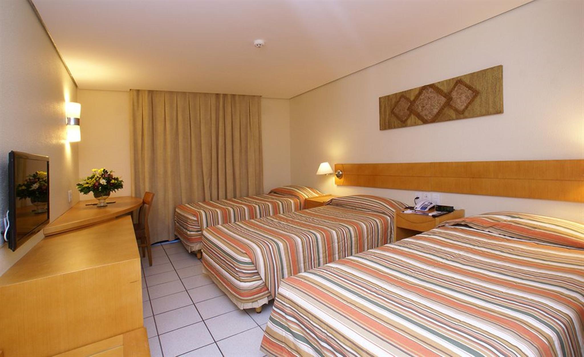 غرفة سوبيريور ديلوكس ثلاثية بسرير مزدوج وسرير فردي، Hotel Diogo 2/3
