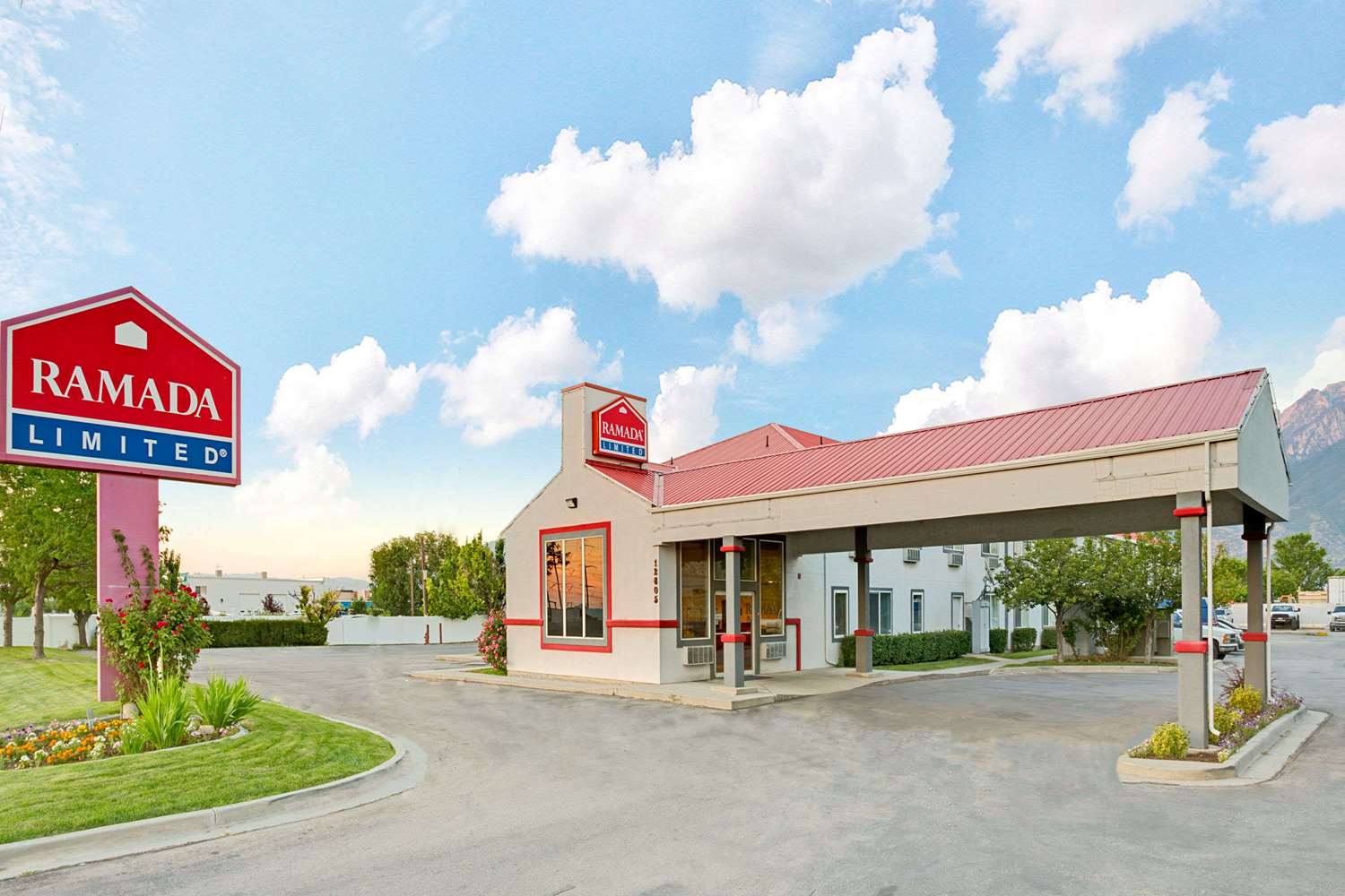 Ramada By Wyndham Draper 1/36
