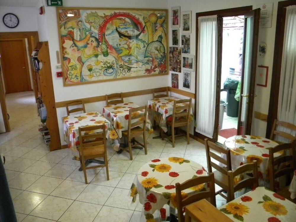 Hotel Adua 45/62