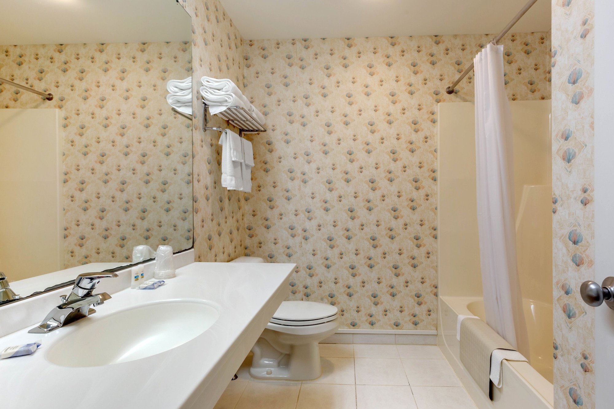 غرفة سوبيريور بسريرين كوين، Ogunquit Hotel 8/10