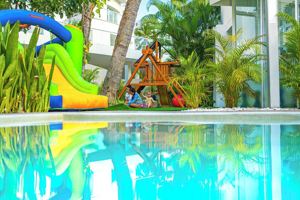 Krystal Grand Puerto Vallarta 34/44