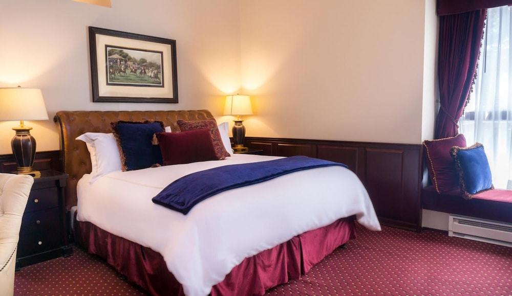 Carriage House Inn 18/35