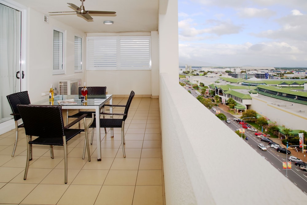 Cairns Central Plaza Apartment Hotel 26/43